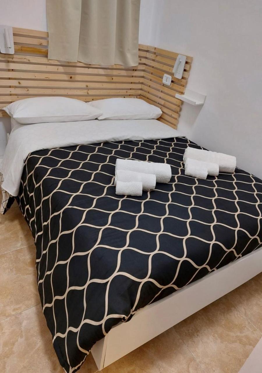 Miris Home Fast And Comfortable With Self Check In 8 Minutes Walk Near Naples Airport Exterior photo