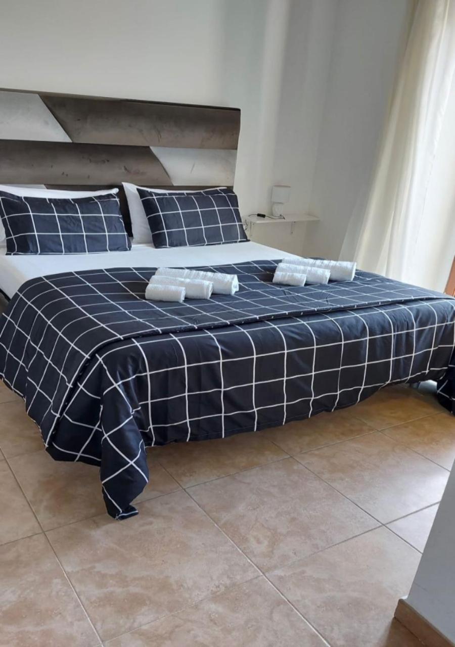 Miris Home Fast And Comfortable With Self Check In 8 Minutes Walk Near Naples Airport Exterior photo